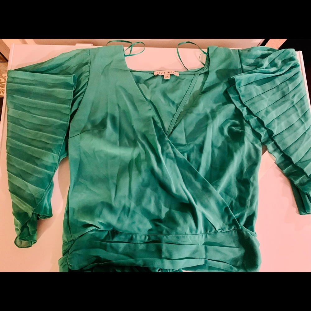 NWT! Green Blouse With A Slit in The Back.